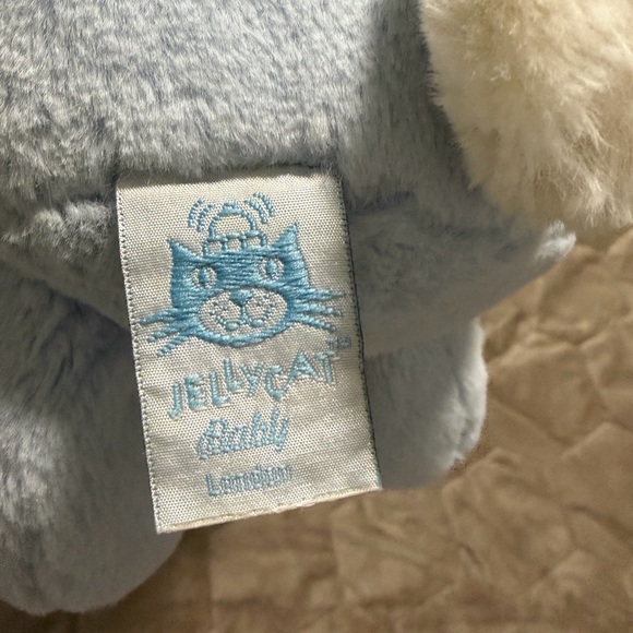 Jellycat Retired Bashful Beau Bunny Plush Toy - Picture 3 of 3